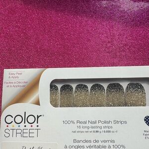 Color street - Ring it In - sealed.